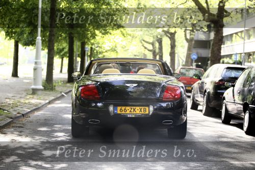 Amsterdam 2 mei 2009
Connie Breukhoven in haar bentley cabrio.
Peter Smulders bv