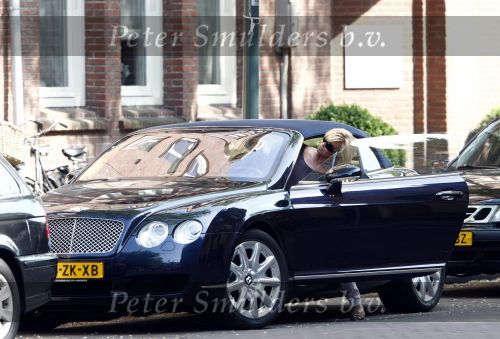 Amsterdam 24 mei 2008
Connie Breukhoven met Bentley Cabrio met topsnelheid van 315 km per uur.