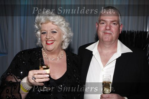 Uitgeest 16 januari 2008
Nieuwjaarsreceptie henk geels in bob\'s saloon. Country Wilma met man
Peter Smulders bv