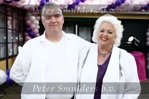 Amsterdam 27 april 2009
Feestje van Gerard Joling voor zijn 49e verjaardag bij cafe het Kalfje. Country Wilma met man
Peter Smulders bv