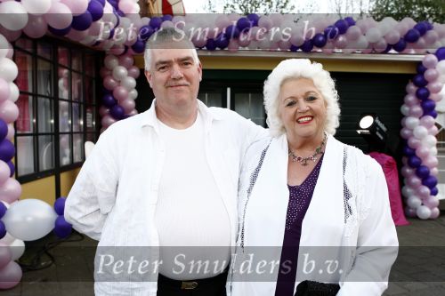 Amsterdam 27 april 2009
Feestje van Gerard Joling voor zijn 49e verjaardag bij cafe het Kalfje. Country Wilma met man
Peter Smulders bv
