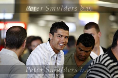 Amsterdam 8 juli 2008
Cristiano Ronaldo op krukken op vliegveld Schiphol nadat hij in Amsterdam geopereerd is aan zijn enkel.