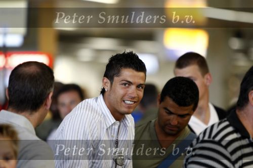Amsterdam 8 juli 2008
Cristiano Ronaldo op krukken op vliegveld Schiphol nadat hij in Amsterdam geopereerd is aan zijn enkel.
