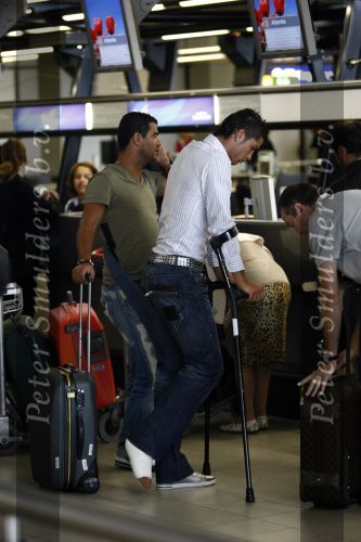 Amsterdam 8 juli 2008
Cristiano Ronaldo op krukken op vliegveld Schiphol nadat hij in Amsterdam geopereerd is aan zijn enkel.