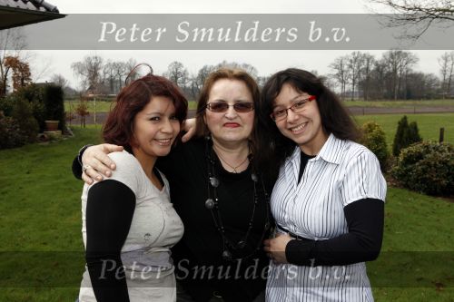 Goor 25 maart 2009
Cristina Oudewolbers met haar zus en schoonmoeder.
Peter Smulders bv