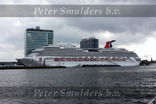 Amsterdam, 11 Juli 2008
Een Cruiseschip op het Ij