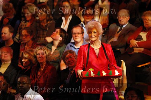 Amsterdam 17 december 2007
Tros Kerstcircus bij afrika afrika . Cybilla Dekker