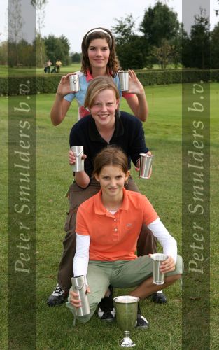Almkerk 22 September 2007
Finale GM Mini Tour Plus 2007 op golfbaan Almkreek
Dag en tevens Overall winnaars bij de meisjes:
Anne v Dam (1e)
Fleurence Smit (2e)
Caroline Damen (3e)