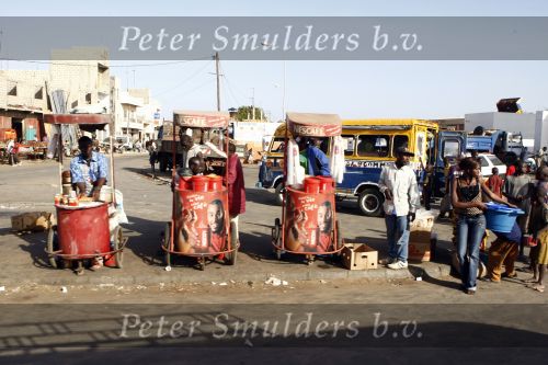 Dakar 23 maart 2008
Straatbeeld in Dakar waar de heroes legend eindigt. 
Peter Smulders bv
