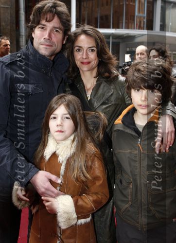 Amsterdam 12 april 2008
Daniel Boissevain met vrouw en kinderen bij de premiere van Morrison krijgt een zusje.