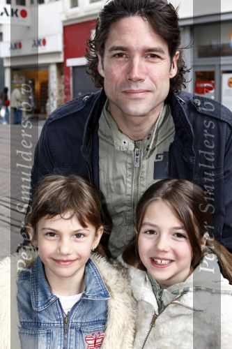 Amsterdam 13 april 2008
Premiere Winx club in Tuschinski. Daniel Boissevain met dochter en een vriendinnetje