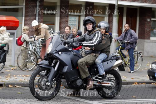 Amsterdam 31 oktober 2007
Daniel Boissevain met zoontje op motor.