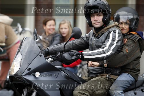 Amsterdam 31 oktober 2007
Daniel Boissevain met zoontje op motor.