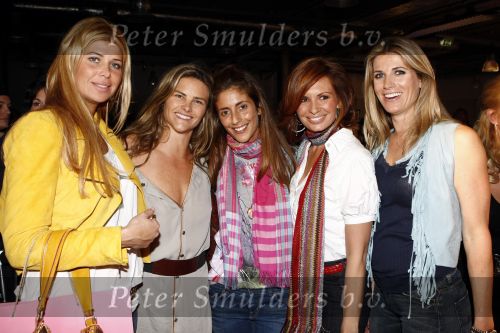 Amsterdam 16 maart 2008
Modeshow Danie Bles in expo 21. Estelle Gullit Danielle Overgaag Leontine Borsato en Judith Heinsbroek
Peter Smulders bv