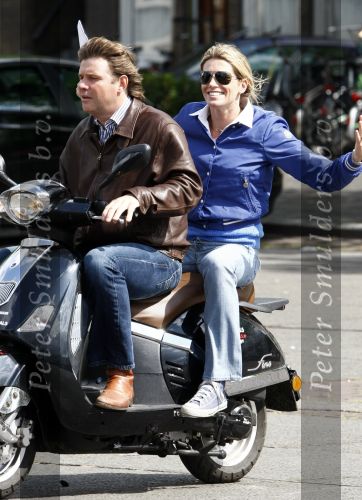 Amsterdam 18 mei 2008
Leco v Zadelhoff viert zijn 40e verjaardag met zijn vrienden in het hilton en ze maken een scooter rally door Amsterdam. 
Peter Gallas en Danielle Overgaag