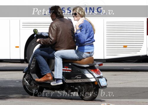 Amsterdam 18 mei 2008
Leco v Zadelhoff viert zijn 40e verjaardag met zijn vrienden in het hilton en ze maken een scooter rally door Amsterdam. 
Peter Gallas en Danielle Overgaag
