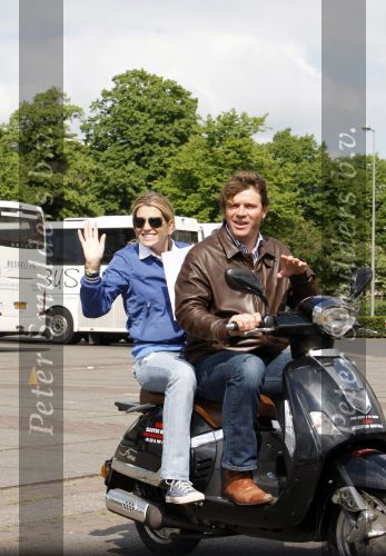 Amsterdam 18 mei 2008
Leco v Zadelhoff viert zijn 40e verjaardag met zijn vrienden in het hilton en ze maken een scooter rally door Amsterdam. 
Peter Gallas en Danielle Overgaag