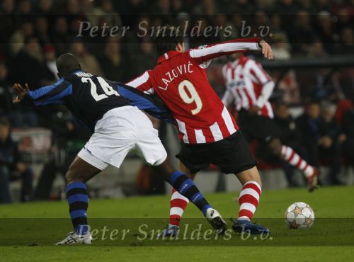 Eindhoven, 12 December 2007
Champions League wedstrijd PSV-Internationale Milan, eindstand 0-1 Seizoen 2007/2008
Danko Lazovic in duel met Nelson Enrique Lopez Rivas