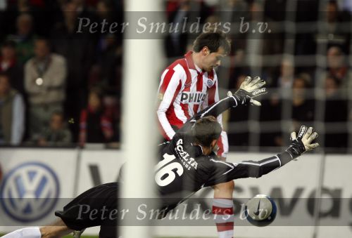 Eindhoven, 20 Oktober 2007
Kompetitiewedstrijd PSV-VVV, eindstand 3-1
Seizoen 2007/2008
Danko Lazovic probeert doelman Danny Wintjens te passeren