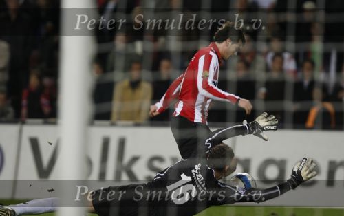 Eindhoven, 20 Oktober 2007
Kompetitiewedstrijd PSV-VVV, eindstand 3-1
Seizoen 2007/2008
Danko Lazovic probeert doelman Danny Wintjens te passeren