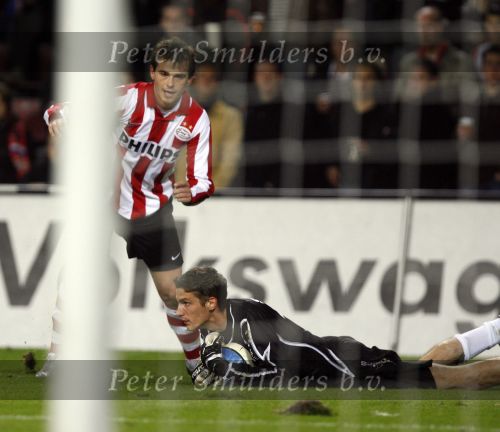 Eindhoven, 20 Oktober 2007
Kompetitiewedstrijd PSV-VVV, eindstand 3-1
Seizoen 2007/2008
Danko Lazovic probeert doelman Danny Wintjens te passeren