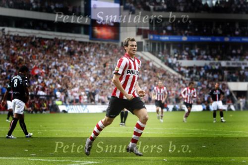 Eindhoven, 23 September 2007 Seizoen 2007/2008 Kompetitewedstrijd PSV-Feyenoord, eindstand 4-0
Danko Lazovic is blij met een doelpunt
