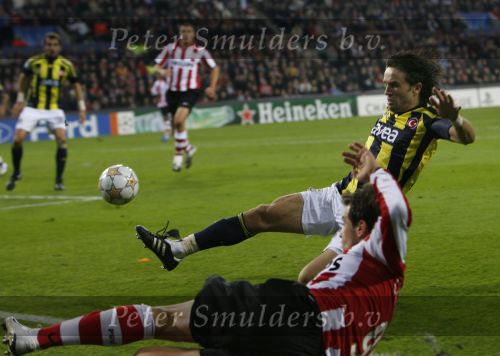 Eindhoven, 23 Oktober 2007
Champions League wedstrijd PSV-Fenerbahce, eindstand 0-0
Seizoen 2007/2008
Danko Lazovic in duel met Gokhan Gonul