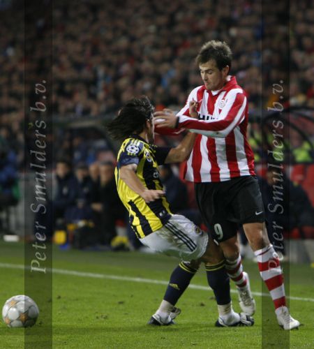 Eindhoven, 23 Oktober 2007
Champions League wedstrijd PSV-Fenerbahce, eindstand 0-0
Seizoen 2007/2008
Danko Lazovic in duel met Gokhan Gonul