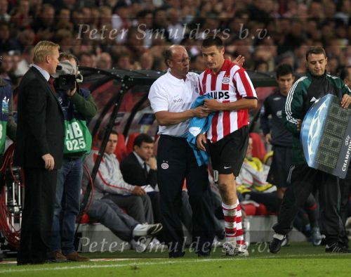 Eindhoven, 19 September 2007 Seizoen 2007/2008 
Eerste wedstrijd Champions League PSV-CSKA Moskou, eindstand 2-1 
PSV Trainer Ronald Koeman met zijn nieuwe pupil Danny Koevermans en verzorger Mart v d Heuvel