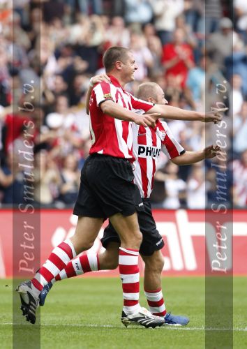 Eindhoven, 23 September 2007 Seizoen 2007/2008 Kompetitewedstrijd PSV-Feyenoord, eindstand 4-0
Danny Koevermans is blij met zijn doelpunt (4-0) en Tommy v d Leegte