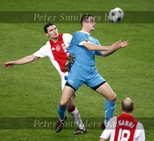 Amsterdam, 30 Januari 2008 Kompetitiewedstrijd AJAX-PSV, eindstand 0-2
Seizoen 2007/2008
Danny Koevermans in duel met Thomas Vermaelen