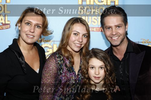 Tilburg 25 januari 2009
Premiere High school musical in schouwburg Tilburg. danny de Munk met vrouw Jenny en dochter
Peter Smulders bv