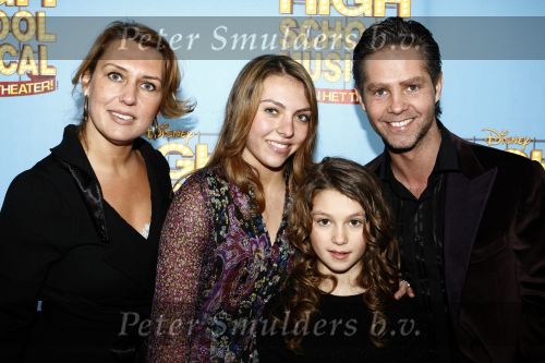 Tilburg 25 januari 2009
Premiere High school musical in schouwburg Tilburg. danny de Munk met vrouw Jenny en dochter
Peter Smulders bv