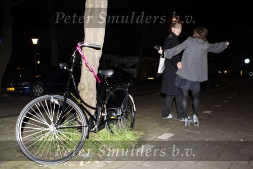 Amsterdam 22 november 2007
Daphne Bunskoek viert haar verjaardag met vrienden en Wessel v Diepen op een boot . Ook krijgt ze van vrienden een nieuwe fiets omdat haar oude fiets afgelopen week gestolen is.