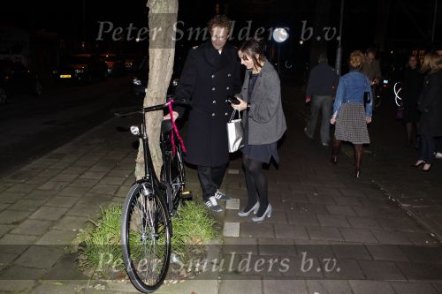 Amsterdam 22 november 2007
Daphne Bunskoek viert haar verjaardag met vrienden en Wessel v Diepen op een boot . Ook krijgt ze van vrienden een nieuwe fiets omdat haar oude fiets afgelopen week gestolen is.