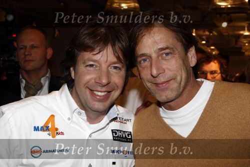 Amsterdam 15 februari 2008
Presentatie parijs dakar heroes legend voor Max4Kids in showroom van state of art
David Hart en Martin Utberg
Peter Smulders bv