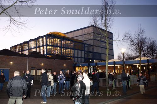 Amersfoort 16 februari 2008
Johan Heesters (104 jaar oud ) teedt op in theater de Flint. Heel veel politie en beveiliging aanwezig. Van iedereen wordt het paspport of rijbewijs gecopieerd.
Peter Smulders bv