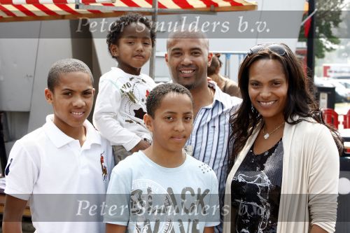 Amsterdam 7 juni 2008
Magali en Dean Gorre met hun kinderen bij dag voor ADHD op de toekomst bij Ajax. Hun zoon Kenji is een groot voetbal talent en speelt bij Manchester United.