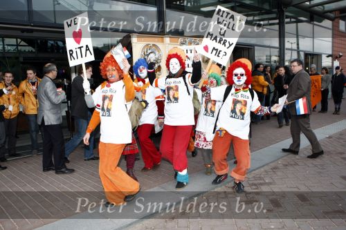 Amsterdam 3 april 2008
Openingsfeest van de politieke partij trots op NL van Rita Verdonk in de passengers terminal. Politie met demonstranten
Peter Smulders bv