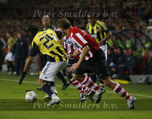 Eindhoven, 23 Oktober 2007
Champions League wedstrijd PSV-Fenerbahce, eindstand 0-0
Seizoen 2007/2008
Deniz Bares in duel met Jan Kromkamp