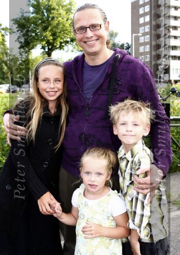 Amsterdam 22 juli 2008
Premiere Circus Renz. 
Dennis Mulder met kinderen