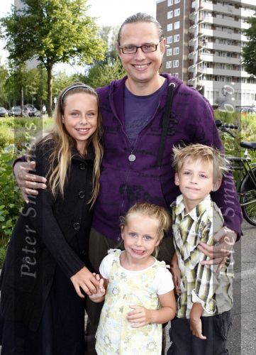 Amsterdam 22 juli 2008
Premiere Circus Renz. 
Dennis Mulder met kinderen
