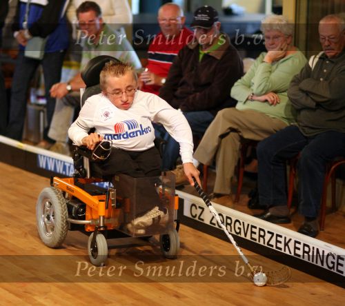Alphen (Noord- Brabant) 16 September 2007 
Groot Rolhockeytoernooi voor gehandicapten georganiseerd door Target Angels uit Goirle.
International speler en met Nederland wereldkampioen, Dennis v d Boomen