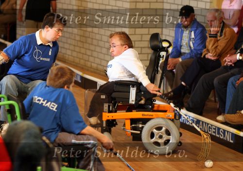 Alphen (Noord- Brabant) 16 September 2007 
Groot Rolhockeytoernooi voor gehandicapten georganiseerd door Target Angels uit Goirle.
International speler en met Nederland wereldkampioen, 
Dennis v d Boomen
