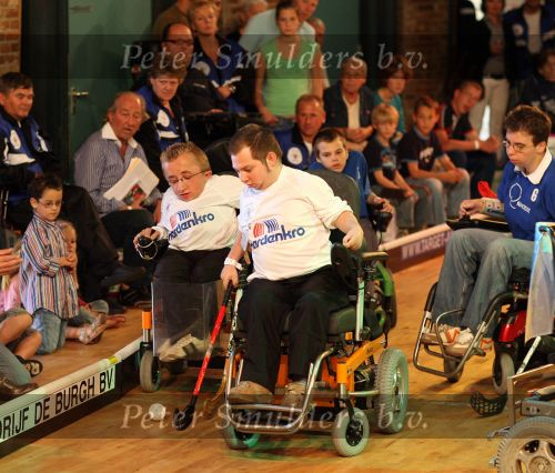 Alphen (Noord- Brabant) 16 September 2007 
Groot Rolhockeytoernooi voor gehandicapten georganiseerd door Target Angels uit Goirle.
International speler en met Nederland wereldkampioen, Dennis v d Boomen hier samen met Niels Sanders