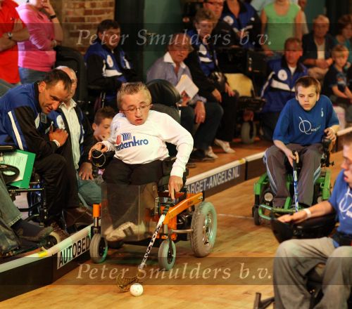 Alphen (Noord- Brabant) 16 September 2007 
Groot Rolhockeytoernooi voor gehandicapten georganiseerd door Target Angels uit Goirle.
International speler en met Nederland wereldkampioen, 
Dennis v d Boomen