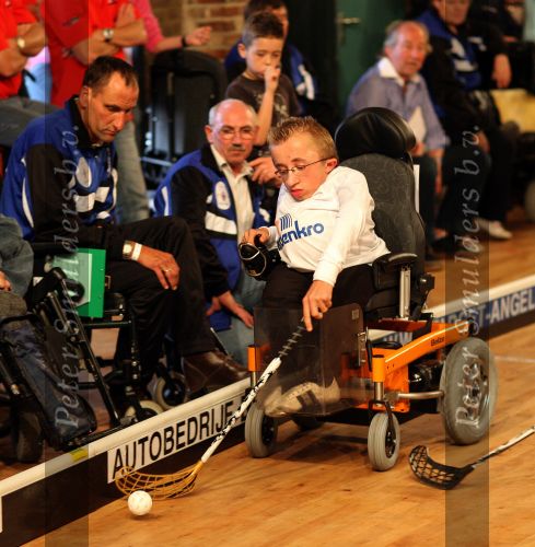 Alphen (Noord- Brabant) 16 September 2007 
Groot Rolhockeytoernooi voor gehandicapten georganiseerd door Target Angels uit Goirle.
International speler en met Nederland wereldkampioen, Dennis v d Boomen