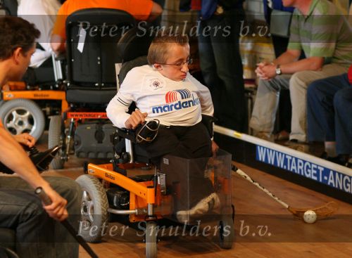 Alphen (Noord- Brabant) 16 September 2007 
Groot Rolhockeytoernooi voor gehandicapten georganiseerd door Target Angels uit Goirle.
International speler en met Nederland wereldkampioen, 
Dennis v d Boomen