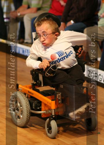 Alphen (Noord- Brabant) 16 September 2007 
Groot Rolhockeytoernooi voor gehandicapten georganiseerd door Target Angels uit Goirle.
International speler en met Nederland wereldkampioen, 
Dennis v d Boomen
