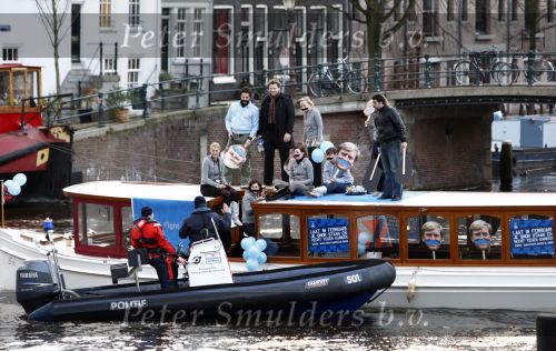 Amsterdam 1 februari 2008
Dennis v d Geest probeert aandacht te krijgen voor \
